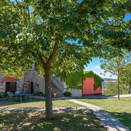 Le Logge 12, Emma Villa *