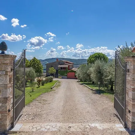 Le Logge 12, Emma Τόντι