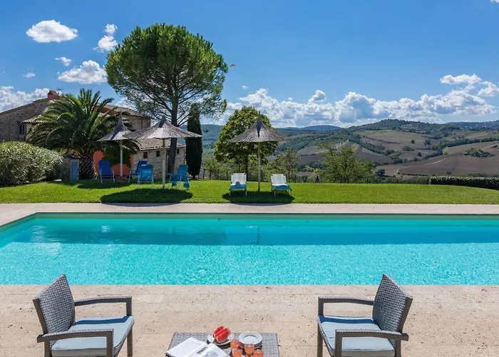 Le Logge 12, Emma Todi