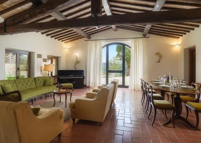 Le Logge 12, Emma Villa