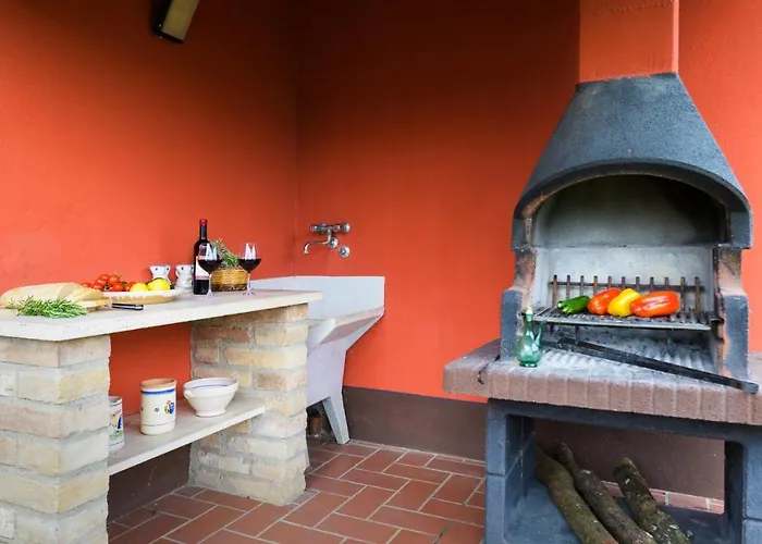 Le Logge 12, Emma Villa Todi