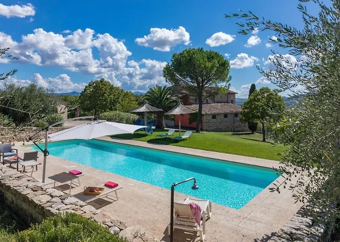 Le Logge 12, Emma Villa Todi