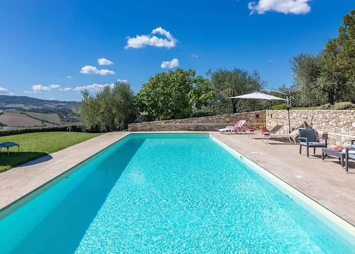 Le Logge 12, Emma Todi