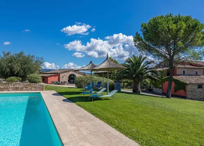 Villa Le Logge 12, Emma Todi